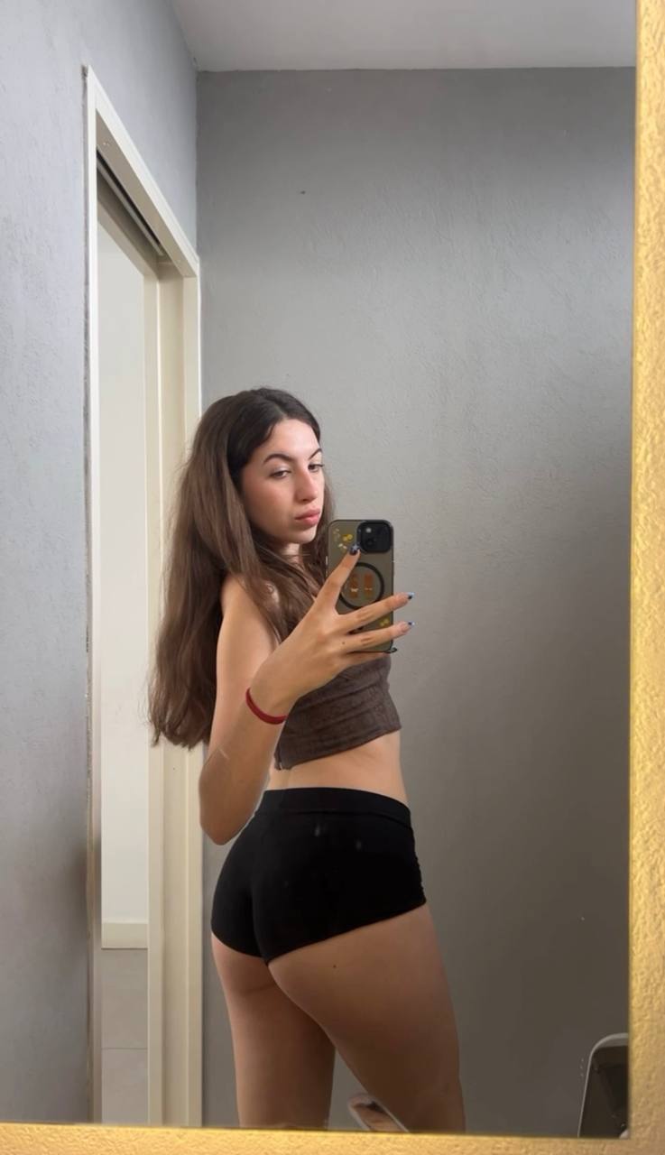 Amber in her underwear in Hangzhou