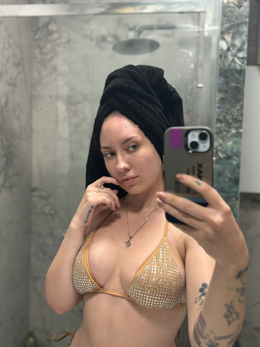 Nude girl KateV in Hangzhou