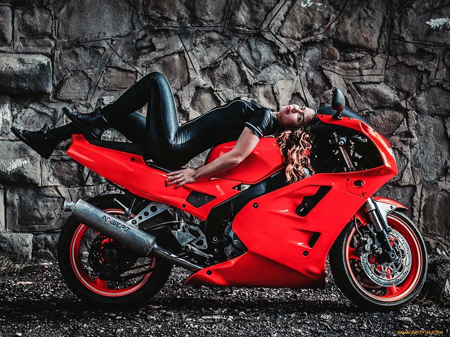 Beautiful girl Beautiful girls and motorcycles in Hangzhou