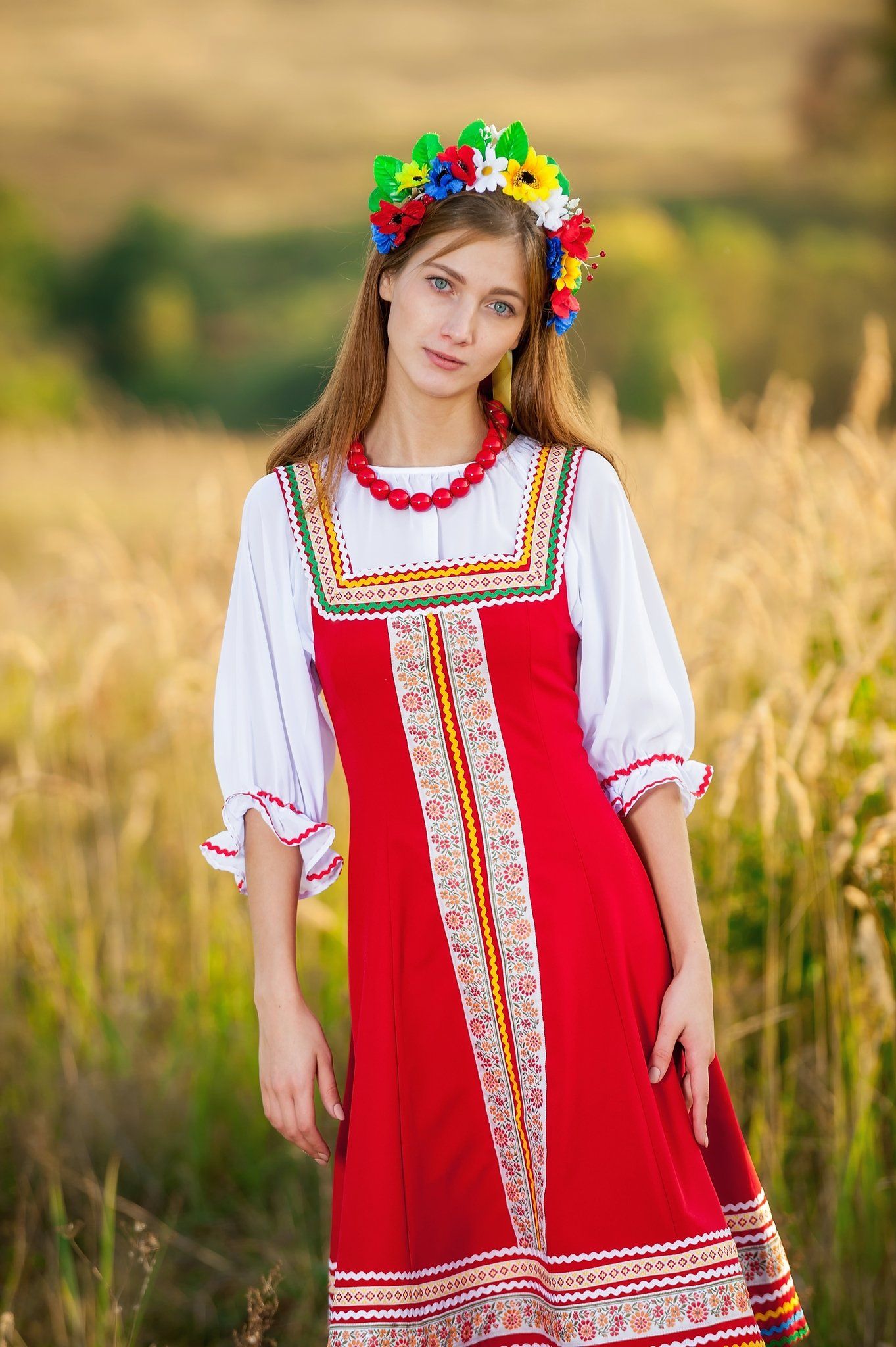 Women in Slavic costumes in Hangzhou — step in, relax, and chat live