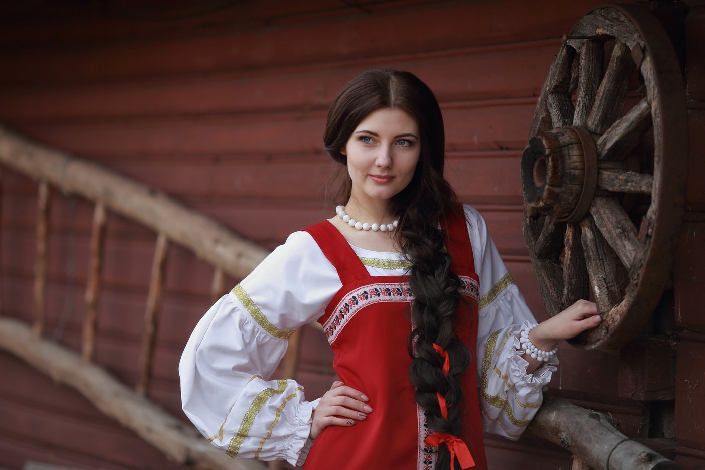Girls in Slavic costumes’s look of the day — catch her live in Hangzhou